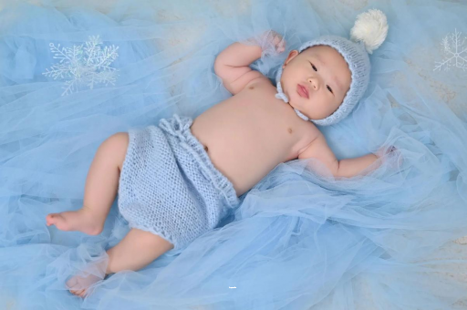 昌都三个月宝宝挠耳朵 昌都三个月宝宝挠耳朵