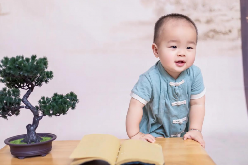 昌都六个月宝宝摇头正常吗